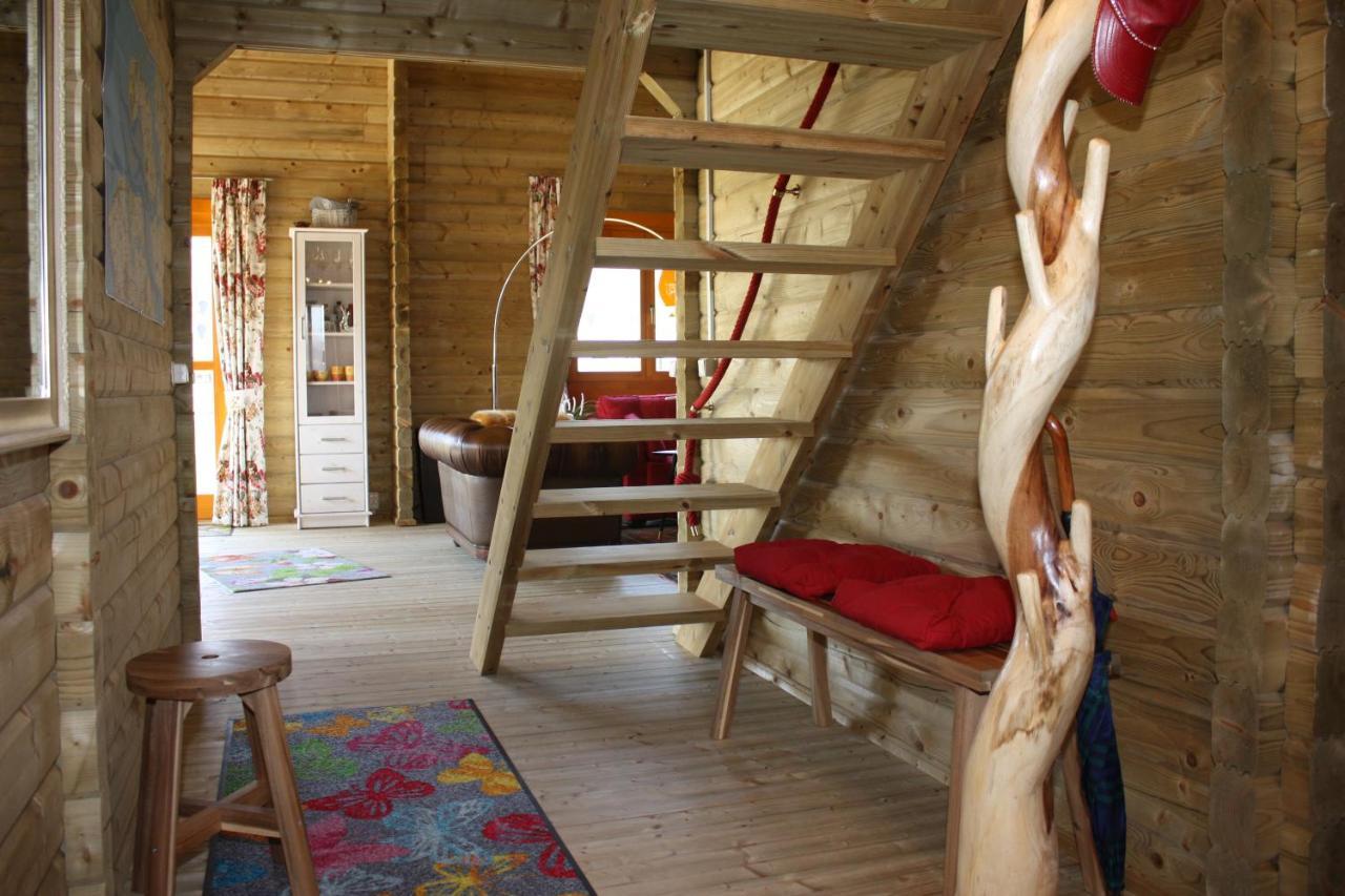 Villa Emilia - Gemuetliches Kinderfreundliches Blockhaus Mit Umzaeuntem Garten Sint Annaland Exterior photo